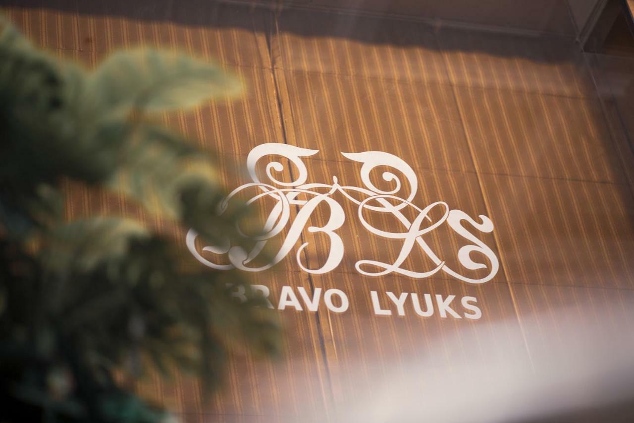 Bravolyuks Hotel جرجانية المظهر الخارجي الصورة