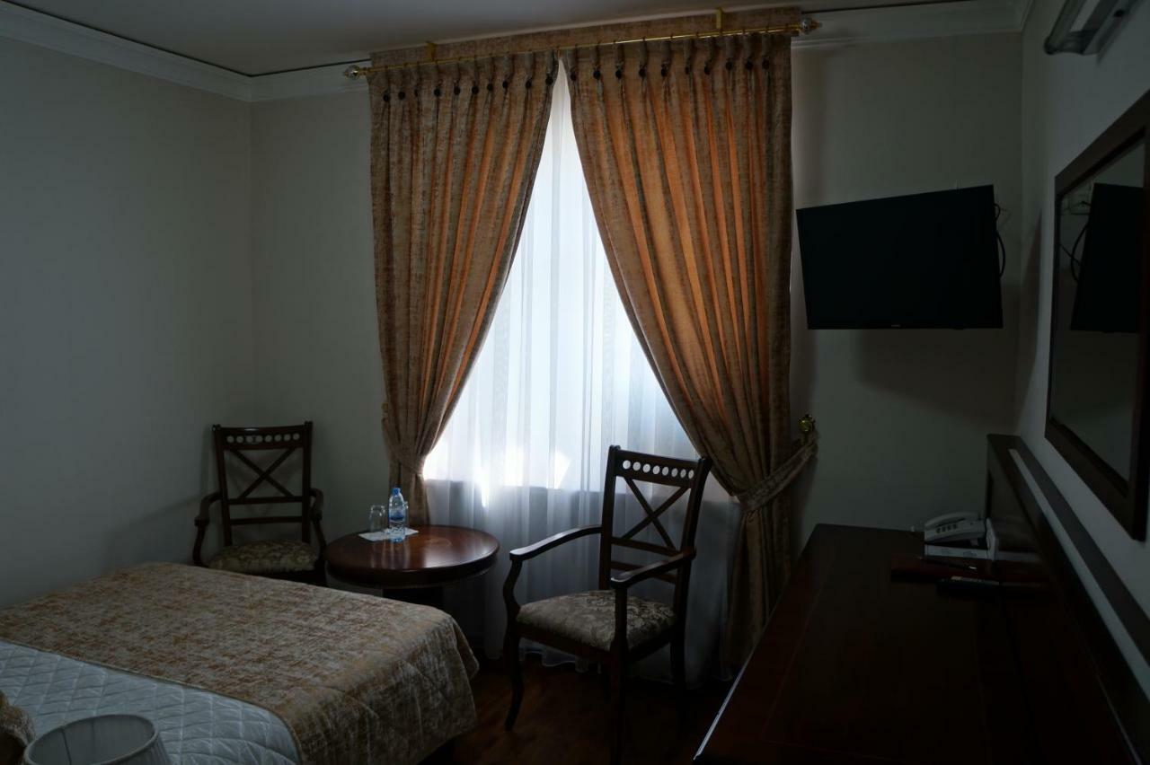 Bravolyuks Hotel جرجانية المظهر الخارجي الصورة